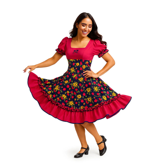 Mujer con vestido de colores con motivos florales sobre fondo blanco