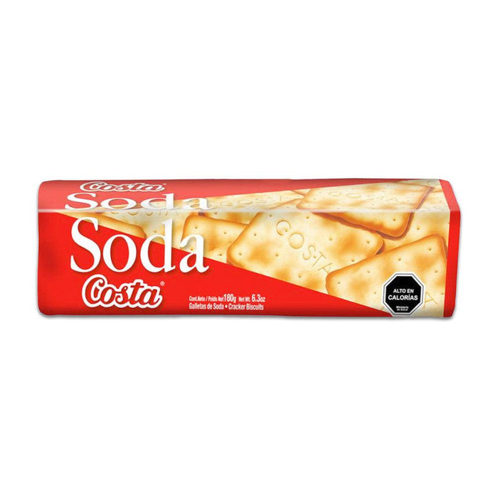 Un paquete rojo de galletas de soda de Chile.