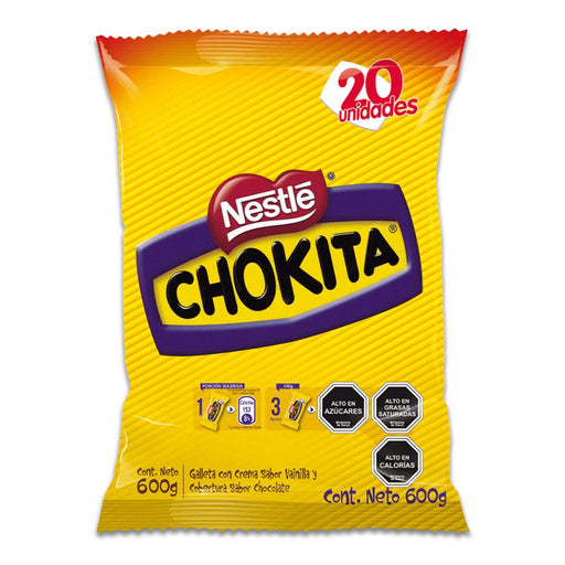 Una bolsa amarilla de 20 unidades de bombones chokita con el logotipo rojo de Nestlé en la parte delantera.