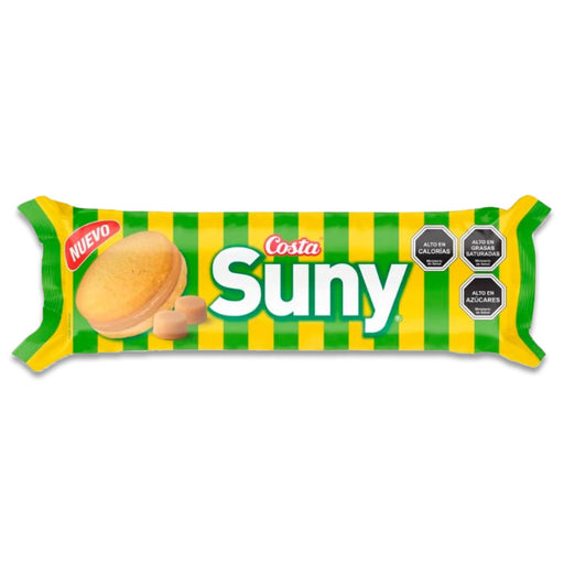 Un paquete verde y amarillo de galletas Suny con el dibujo de una galleta y dos caramelos en la parte delantera.