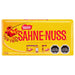 Una tableta de 250 gramos de Chocolate Sahne-Nuss envuelta en un embalaje amarillo.