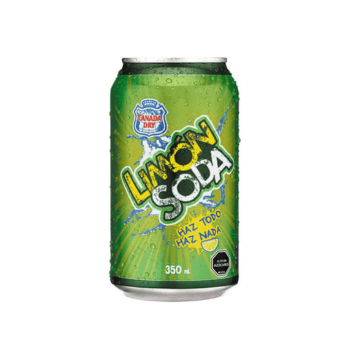 Una lata verde de refresco de limón con agua.
