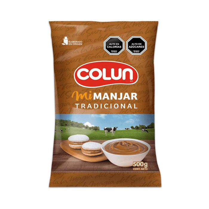 Una bolsa marrón de 500 gramos de Manjar Colun, un producto dulce importado de Chile.