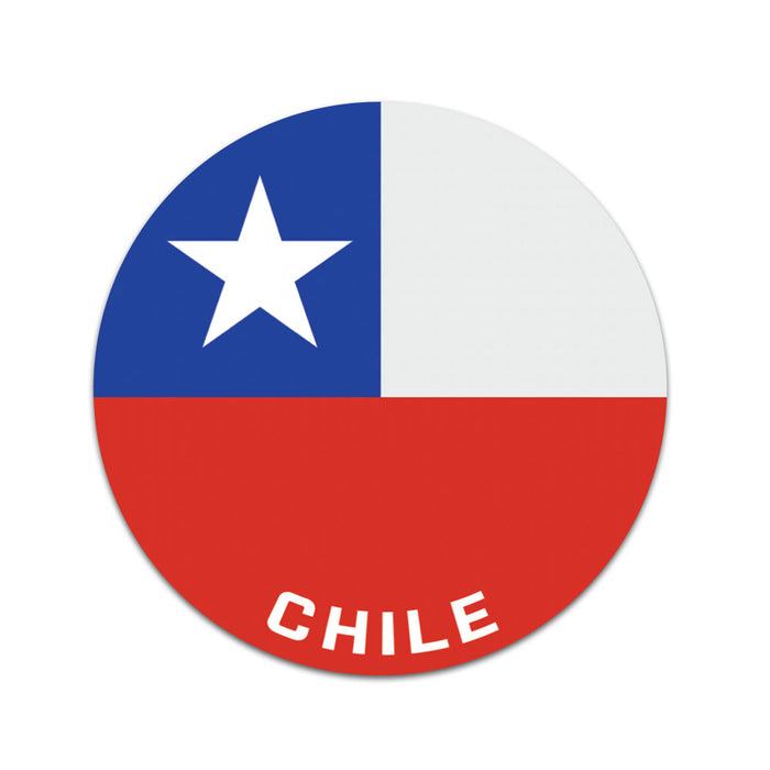 Pegatina redonda de 3x3 de la bandera de Chile con la palabra Chile en la parte inferior.